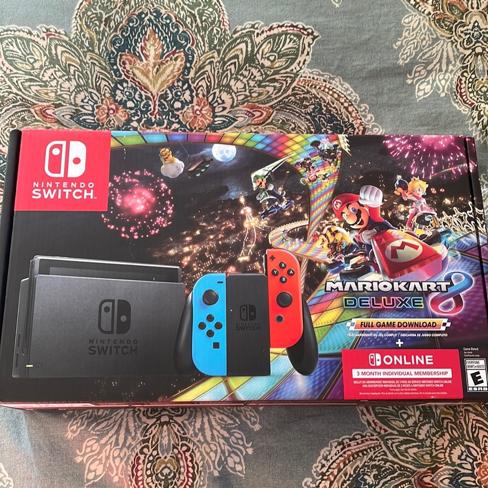 Nintendo Switch V2 Mario Kart 8 Deluxe Bundle